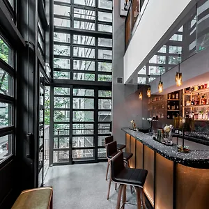 Ovolo ***** Гонконг