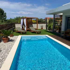 Ferienhaus Cubic Peroj